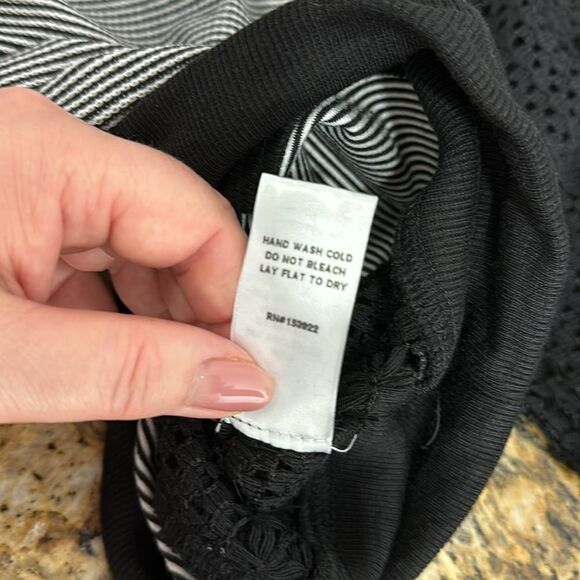 See And Be Seen Round Neck Striped Top With Crochet Sleeves Size S - Picture 7 of 9